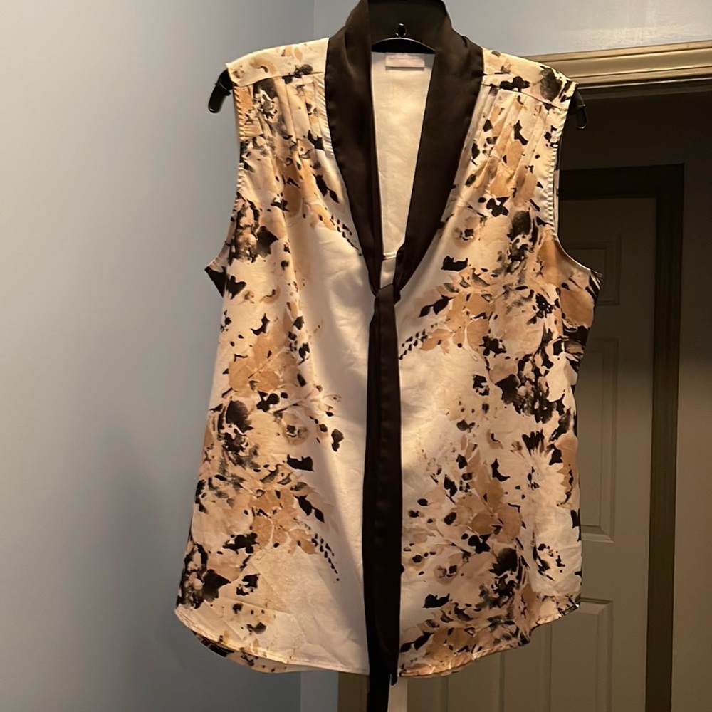 Woman Sleeveless Tie Front Blouse